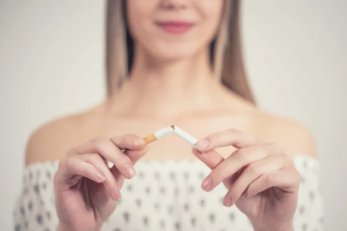 Quit,Smoking,,Woman,Hands,Breaking,The,Cigarette