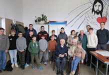 Żywa lekcja historii. Młodzież spotkała się z bohaterami Niepodległej Rzeczypospolitej Kampinoskiej