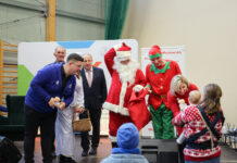 Świąteczny gwar pod pomiechowskim niebem