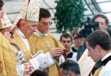 Decyzja w cieniu Tradycji