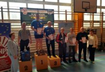 Dominacja przy stole trwa