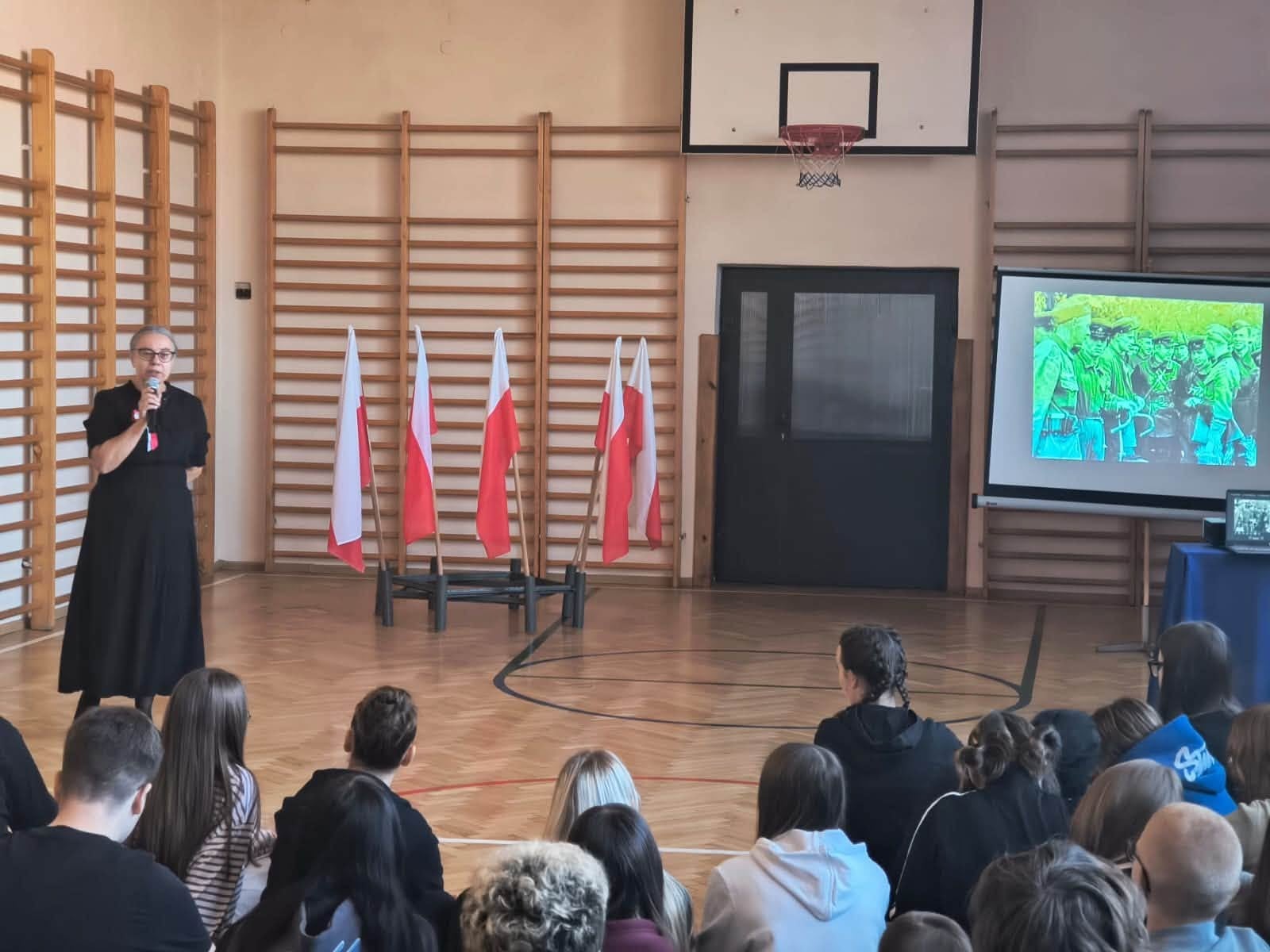 Apel historyczny w Technikum im. ks. Stanisława Poniatowskiego — zdjęcie 2