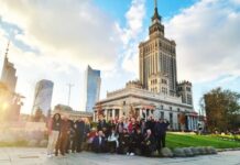 Seniorzy z Łupawy odwiedzili Zakroczym Seniorzy z Łupawy podczas wizyty w Zakroczymiu