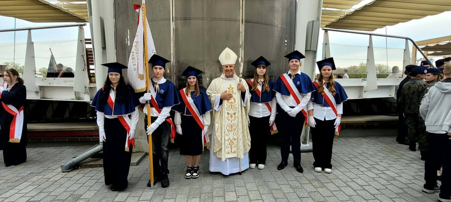 Z patronem szkoły na Jasnej Górze
