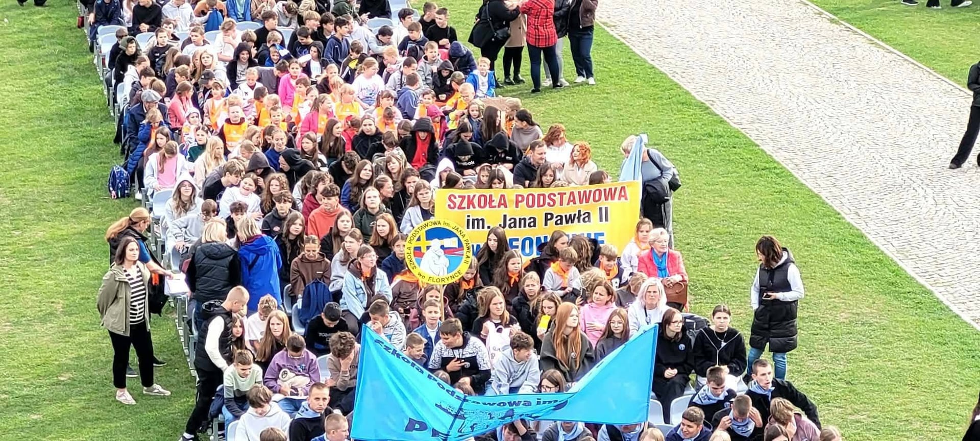 Z patronem szkoły na Jasnej Górze